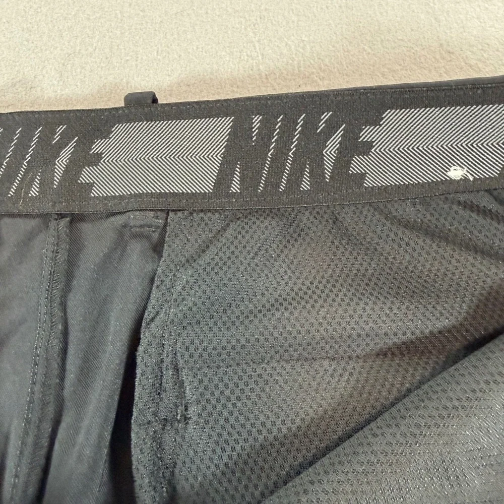 Nike Dri-FIT Golf Shorts Mens 38 Black Flat Front Performance Stretch Activewear